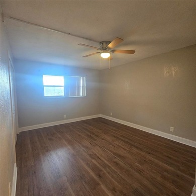 Well-maintained condo in the heart of Coral Springs! This unit - photo 6