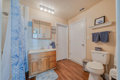 Furnished 3 bedroom, 2 bath lake front home with enclosed sunroom - photo 15