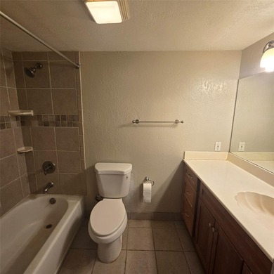 Well-maintained condo in the heart of Coral Springs! This unit - photo 9