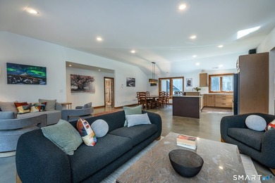 Brand-new architecture that actually gets it right. 10+ private - photo 12