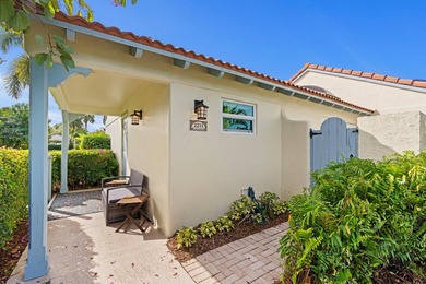 Beautifully renovated corner unit townhouse with high-end - photo 5