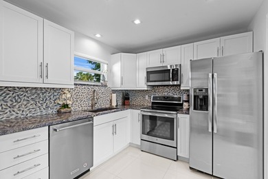 Beautifully renovated corner unit townhouse with high-end - photo 8