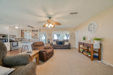 Furnished 3 bedroom, 2 bath lake front home with enclosed sunroom - photo 20
