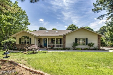 Beautifully updated ranch home where golf course views, lake - photo 1
