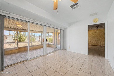 Expanded Woodbury model in GREAT LOCATION. Walking distance to - photo 3
