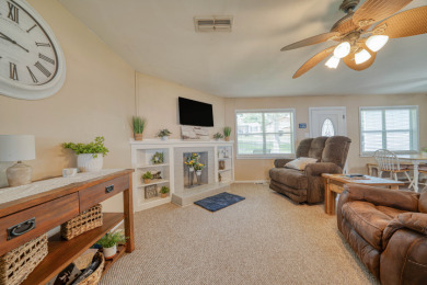 Furnished 3 bedroom, 2 bath lake front home with enclosed sunroom - photo 22