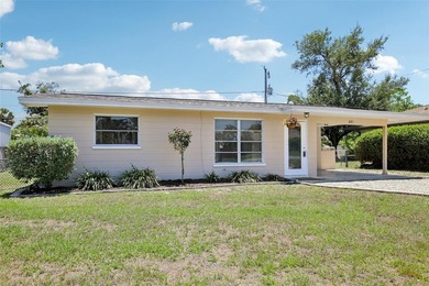 Under contract-accepting backup offers. Charming and versatile - photo 3