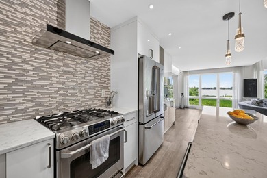 Modern architecture meets the natural beauty of Lake Mendota and - photo 15