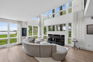 Modern architecture meets the natural beauty of Lake Mendota and - photo 17