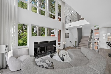 Modern architecture meets the natural beauty of Lake Mendota and - photo 19
