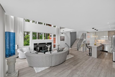 Modern architecture meets the natural beauty of Lake Mendota and - photo 28