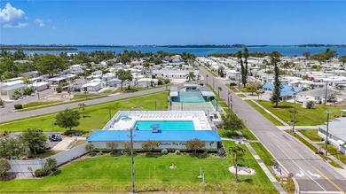 Beautifully Renovated & Fully Furnished Retreat in Paradise Bay - photo 34