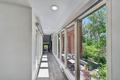 Modern architecture meets the natural beauty of Lake Mendota and - photo 35