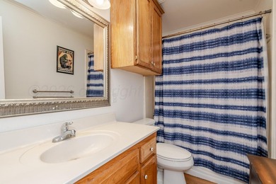 Gorgeous 2-story home with a brand new class 4 roof. This - photo 36