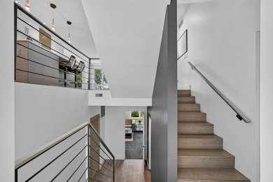 Modern architecture meets the natural beauty of Lake Mendota and - photo 36