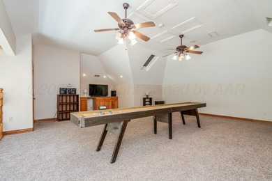 Gorgeous 2-story home with a brand new class 4 roof. This - photo 38