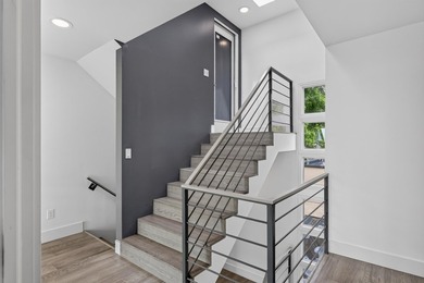 Modern architecture meets the natural beauty of Lake Mendota and - photo 39