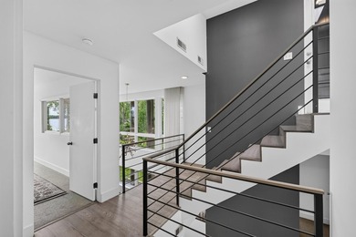 Modern architecture meets the natural beauty of Lake Mendota and - photo 45