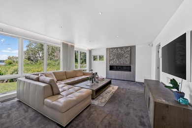 Modern architecture meets the natural beauty of Lake Mendota and - photo 47