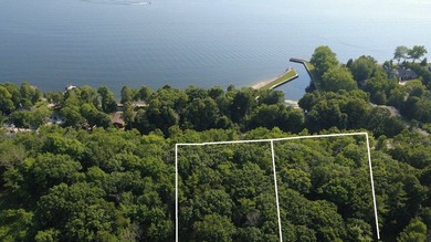 Nestled in the desirable Bay Shore Heights subdivision, this - photo 2