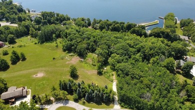 Nestled in the desirable Bay Shore Heights subdivision, this - photo 3