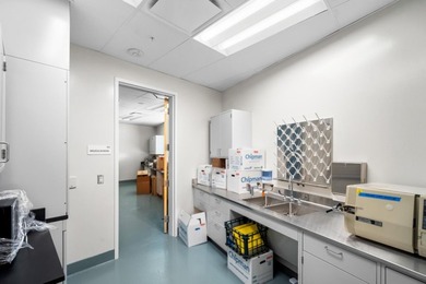MISSION-CRITICAL BIOTECH - FULLY SECURED - FEDERAL TENANT. A - photo 6