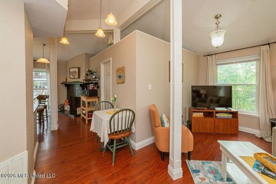 Price reduced to $259,000. Unique Waterfront Home! Older Round - photo 11