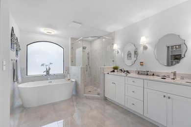 Welcome to this exceptional waterfront single-family residence - photo 13
