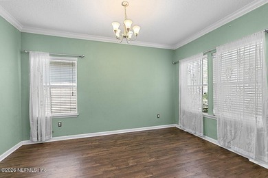 Great opportunity on this spacious 3 Bedroom 2 Bathroom home - photo 4