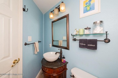 Price reduced to $259,000. Unique Waterfront Home! Older Round - photo 20