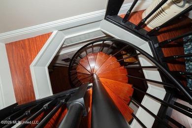 Price reduced to $259,000. Unique Waterfront Home! Older Round - photo 23