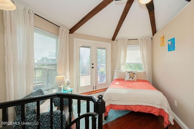 Price reduced to $259,000. Unique Waterfront Home! Older Round - photo 29