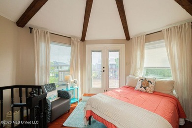 Price reduced to $259,000. Unique Waterfront Home! Older Round - photo 30