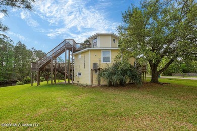 Price reduced to $259,000. Unique Waterfront Home! Older Round - photo 38