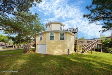Price reduced to $259,000. Unique Waterfront Home! Older Round - photo 46