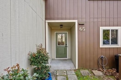Are you ready to move into lovely townhome on the golf course? - photo 2