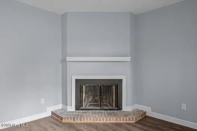 Are you ready to move into lovely townhome on the golf course? - photo 10