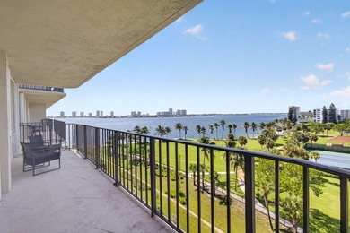 Enjoy breathtaking million-dollar Intracoastal and park views - photo 1