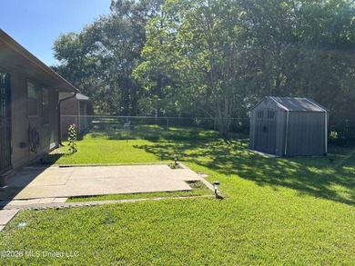 GREAT VALUE!!! Well-maintained brick home offering 3 bedrooms - photo 11