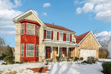 (private lake, pond, creek) Home For Sale in Grayslake Illinois