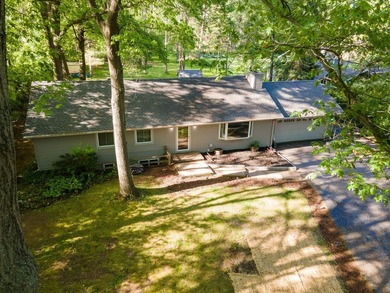 Location, location, location! Country living meets lake life - photo 35