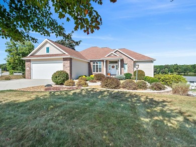 Lake Home For Sale in Wawaka, Indiana