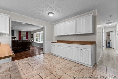 WELCOME to Ft Bragg!! This home is 10 Minutes from the Canopy Rd