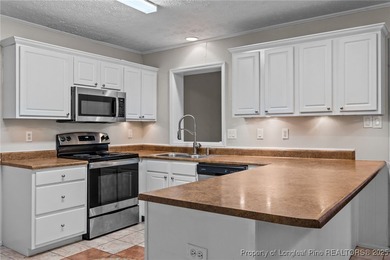 WELCOME to Ft Bragg!! This home is 10 Minutes from the Canopy Rd