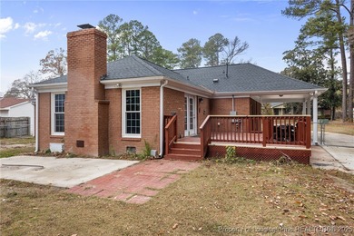 WELCOME to Ft Bragg!! This home is 10 Minutes from the Canopy Rd