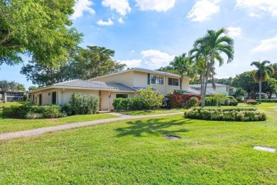 Lake Home For Sale in Boynton Beach, Florida