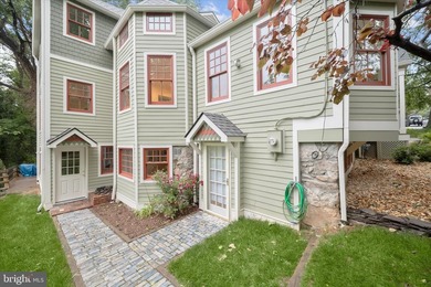 Experience the best of both worlds-a distinctive Glen Echo home - photo 3