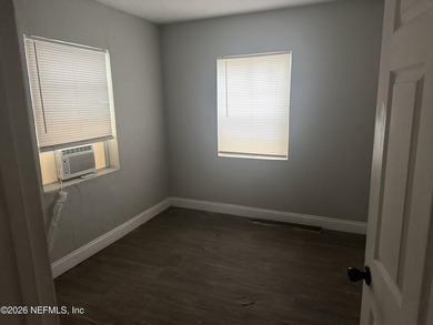 This duplex is a great investment opportunity with one unit - photo 6