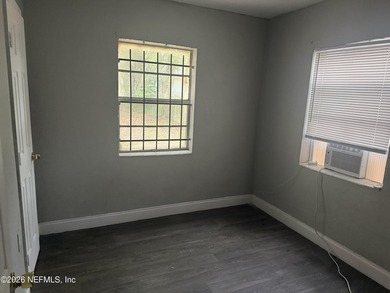 This duplex is a great investment opportunity with one unit - photo 7