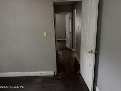 This duplex is a great investment opportunity with one unit - photo 8